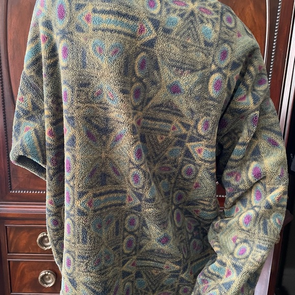 Vintage - Patagonia Olive Fleece Pullover with Teal and Magenta  - Ladies XL - Picture 2 of 4